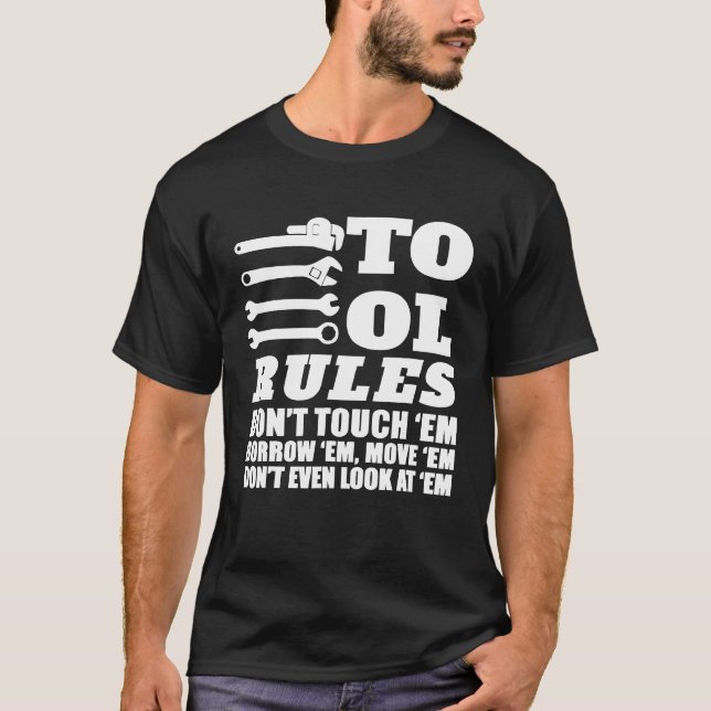 Camiseta Mecânica Tool Rules Não Toque Em Emrow Em (Frente)
