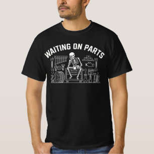 Camiseta Mecânico Esperando Peças Esqueleto Automobilismo