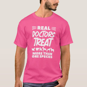 Camiseta Médicos Verdadeiros Tratam Mais De Uma Espécie Vet