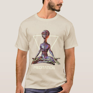 Camiseta Meditação. Alienígena em T-Shirt tranquilo