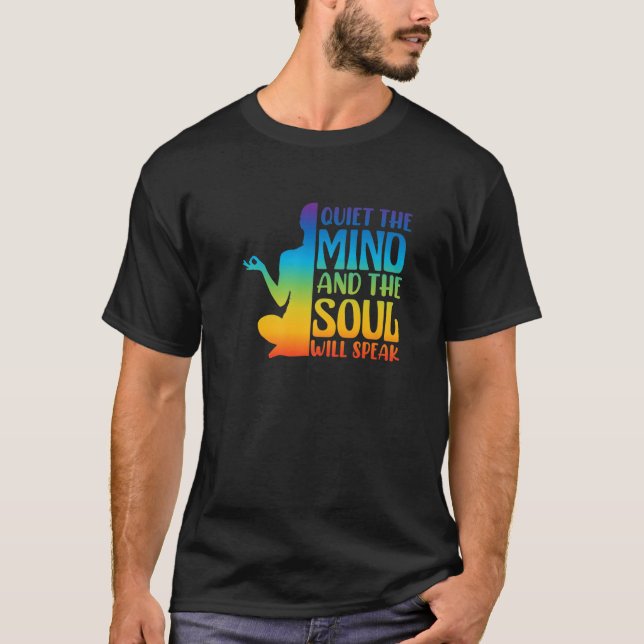Camiseta Meditação de Yoga Corpo Espiritual Chakra Citação  (Frente)