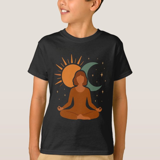 Camiseta Meditacão Sol Lua Yoga Espiritual Design de Autocu (Frente)