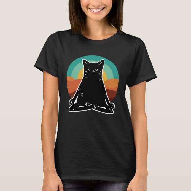 Camiseta Meditating Namaste Yoga Black Cat Colorful Desert  (Frente)