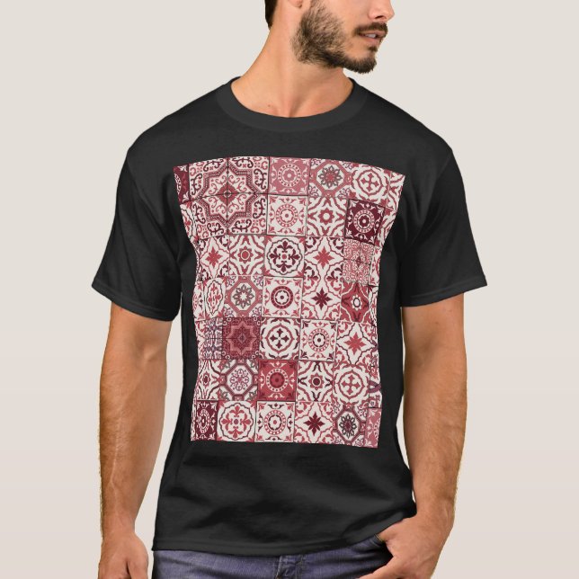 Camiseta Mega Gorgeous - Padrão de retalhamento marroquino (Frente)