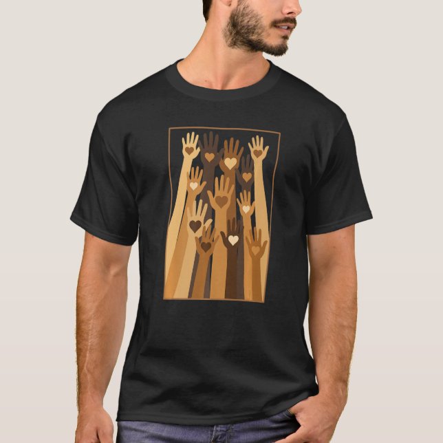 Camiseta Melanin Hand Hearts Black History Month BLM Africa (Frente)