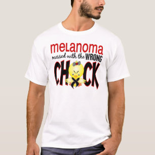 Camiseta Melanoma sujada com o pintinho errado