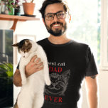 Camiseta Melhor Definição de Pai de Cat | Rosto de Gato Cin<br><div class="desc">Apresentando uma doce definição do que é um pai de gato com uma ilustração adorável de rosto de gatinho. Esta camisa personalizada dá um dom perfeito para o pai de gato em sua vida! Divertido, fácil e único - faz um presente excelente para aniversários, feriados e novas homenagens de animais...</div>