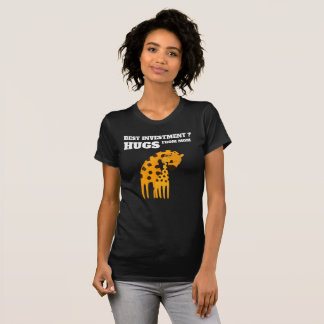 Camiseta "Melhor investimento? Abraços da mãe" - Dia da mãe