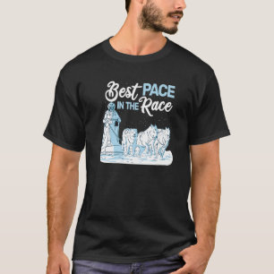 Camiseta Melhor Race na corrida de cães de trenó movendo ca