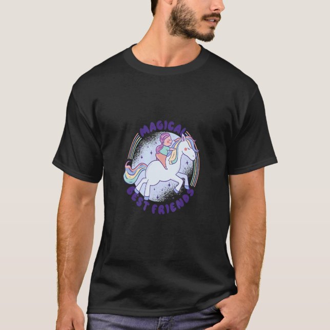Camiseta Melhores Amigas Mágicas Com Garota Montando um Cav (Frente)