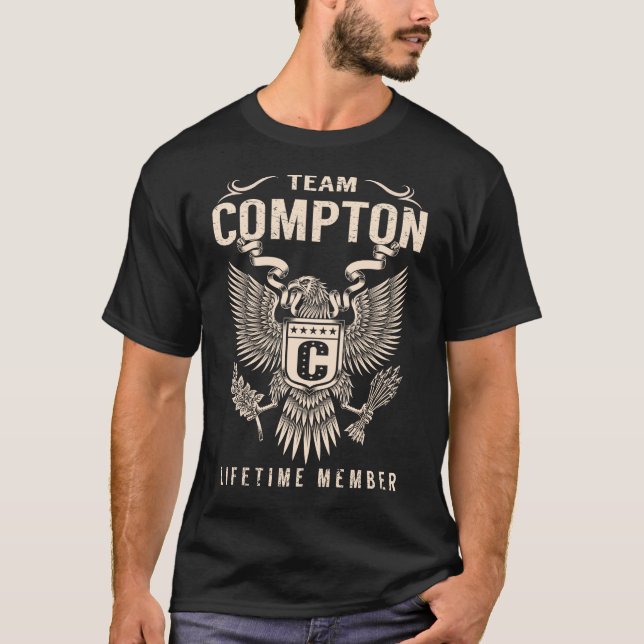 Camiseta Membro do Tempo de Vida do Team COMPTON (Frente)
