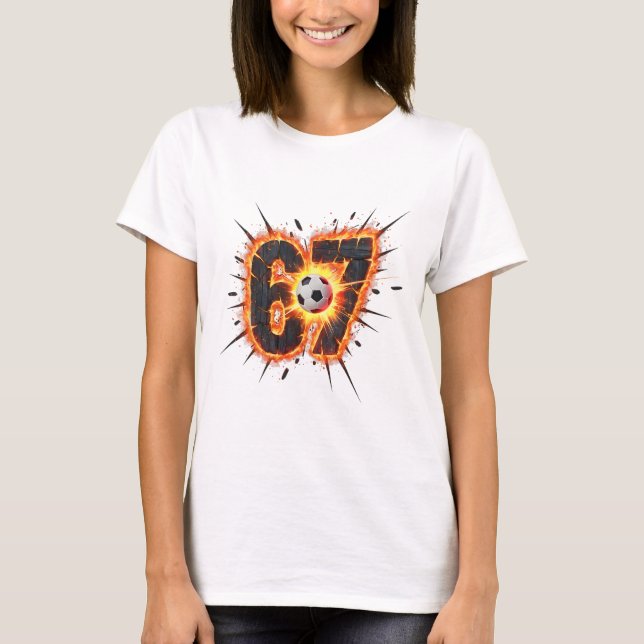 Camiseta Meme de futebol engraçado 6 7 Seis Sete 67  (Frente)