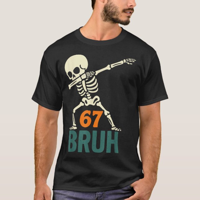 Camiseta Meme do Bruh de Halloween Números Seis Sete Esquel (Frente)