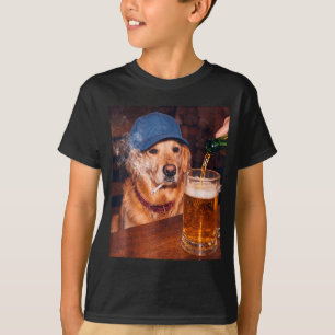 Camiseta Meme Engraçado do Golden Retriever Bebendo Cerveja