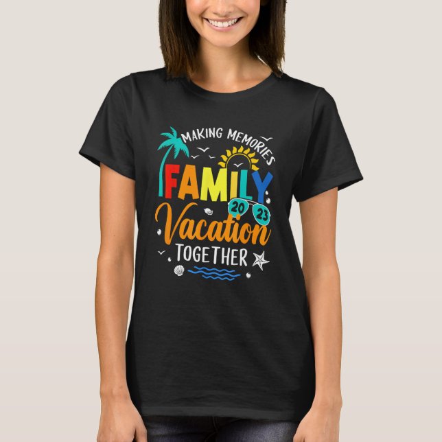 Camiseta Memórias de Fazer de Férias Familiares em Combinaç (Frente)