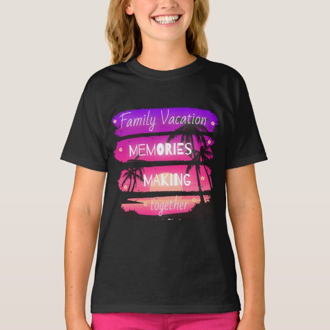 Camiseta Memórias de Fazer de Férias Familiares Juntas 2023 (Frente)