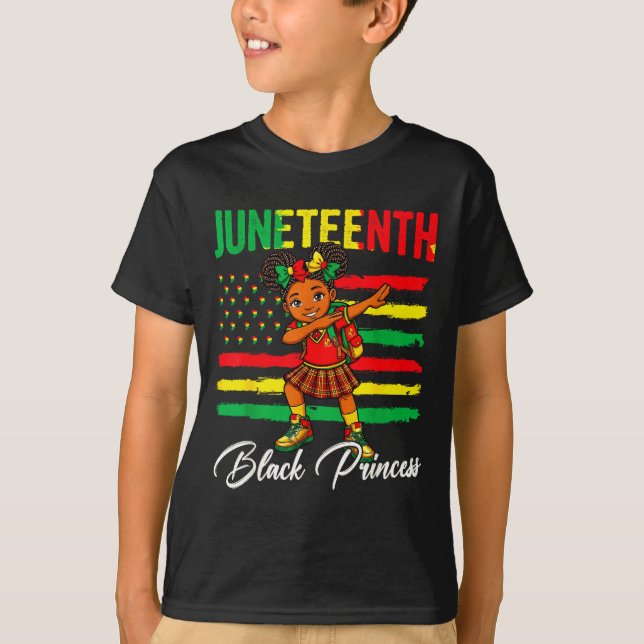 Camiseta Menina afro comemorando Juneteenth fazendo dabbing (Frente)