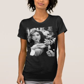 Camiseta Menina de fumo