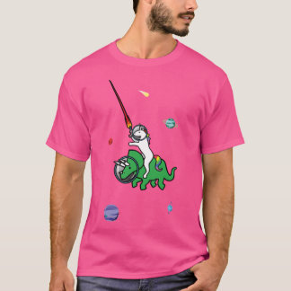 Camiseta Menina do Triceratops montando Unicórnio no Espaço