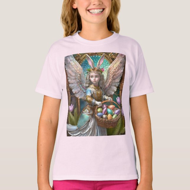 Camiseta Menina Vestindo roupa de anjo na Páscoa (Frente)