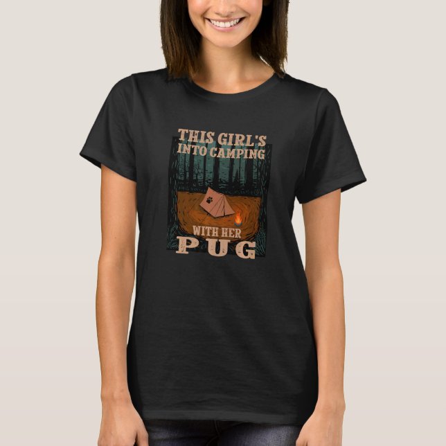 Camiseta Meninas Acampando Com Seu Cachorro Pug 1 (Frente)