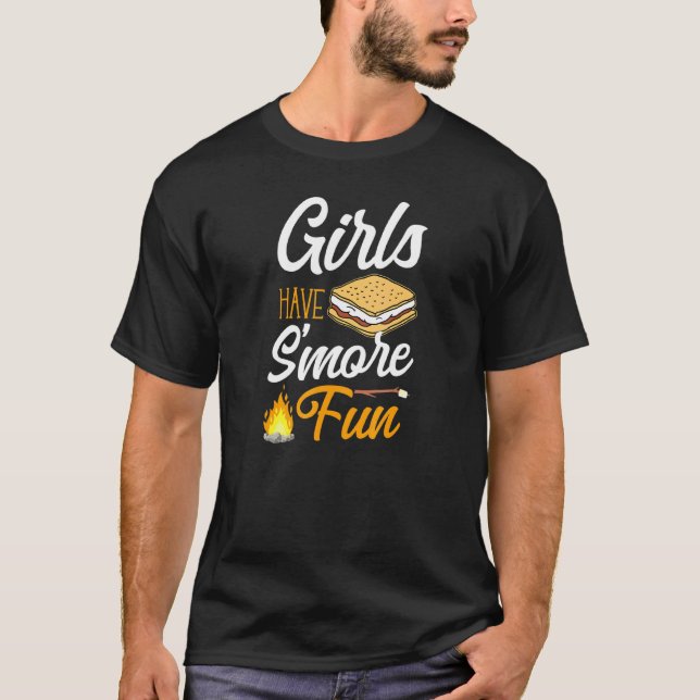 Camiseta Meninas de acampamento têm mais marshmallow de cam (Frente)