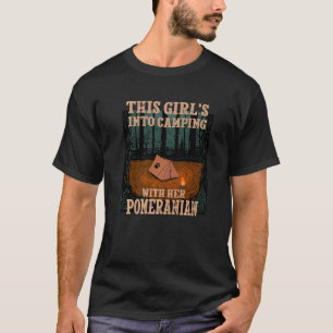 Camiseta Meninas Em Acampamento Com Seu Cachorro Pomerano Z