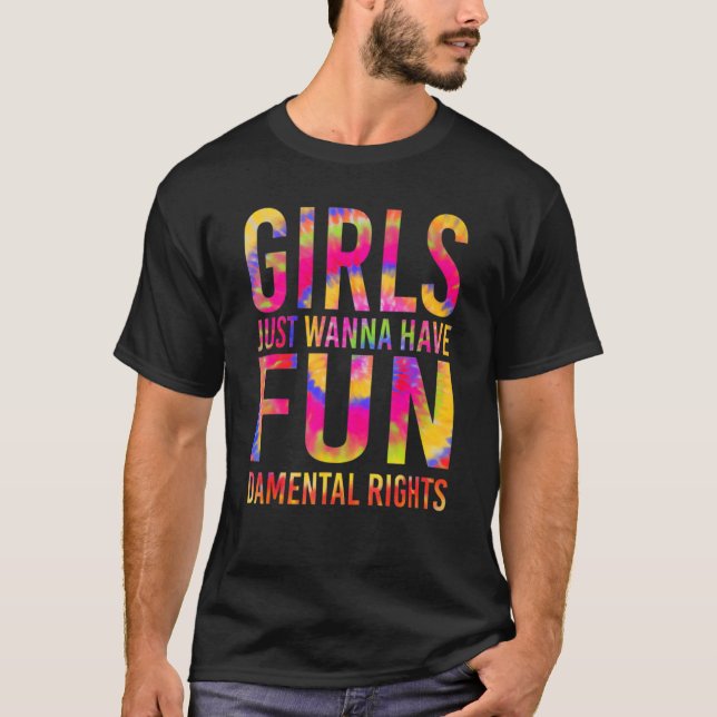 Camiseta Meninas Só Querem Ter Direitos Fundamentais Tchau (Frente)