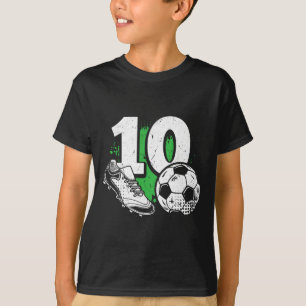 Camiseta Menino jogador de futebol fazendo 10 anos