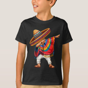 Camiseta Menino mexicano fazendo dab com poncho bigode cinc