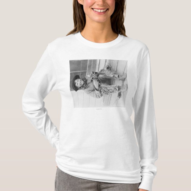 Camiseta Menino novo vestido como o vaqueiro com brinquedos (Frente)