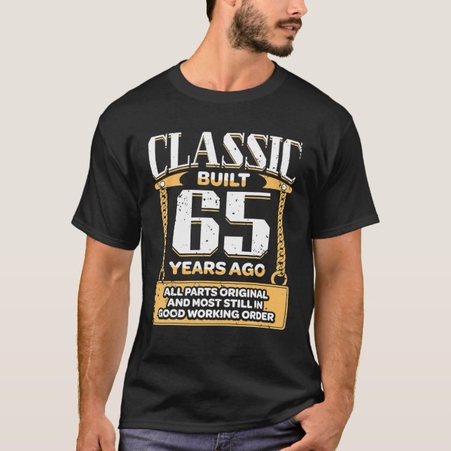 Camiseta Meninos Clássicos De 65 Anos Construídos Há 65 Ano (Frente)