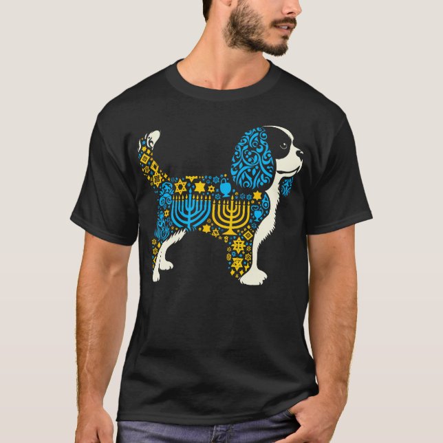 Camiseta Menorá do Cavalier King Charles Spaniel Judaico Ha (Frente)