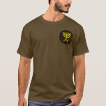 Camiseta Menorah Flame<br><div class="desc">Uma renderização digital da menorah judaica de sete ramificações (hebraico: מְ נ וֹ ה ). A menorah de sete ramificações, usada no santuário portátil montado por Moisés na selva e, mais tarde, no Templo em Jerusalém, tem sido símbolo do judaísmo desde a Antiguidade e é o emblema no casaco de...</div>