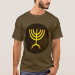 Camiseta Menorah Flame<br><div class="desc">Uma renderização digital da menorah judaica de sete ramificações (hebraico: מְ נ וֹ ה ‎). A menorah de sete ramificações, usada no santuário portátil montado por Moisés na selva e, mais tarde, no Templo em Jerusalém, tem sido símbolo do judaísmo desde a Antiguidade e é o emblema no casaco de...</div>