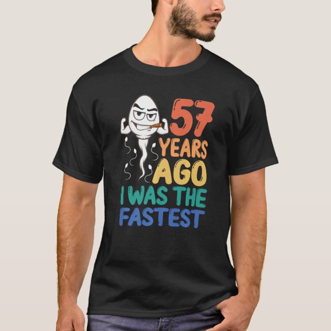 Camiseta Mens 57º Aniversário Gag Vestido 57 Anos Atrás Eu  (Frente)