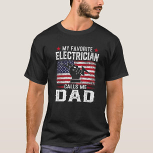 Camiseta Mens American Flag Meu Eletricista Favorito Chama