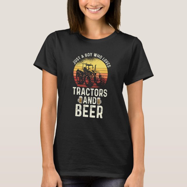 Camiseta Mens Apenas Um Menino Que Ama Tratores E Cervejas  (Frente)
