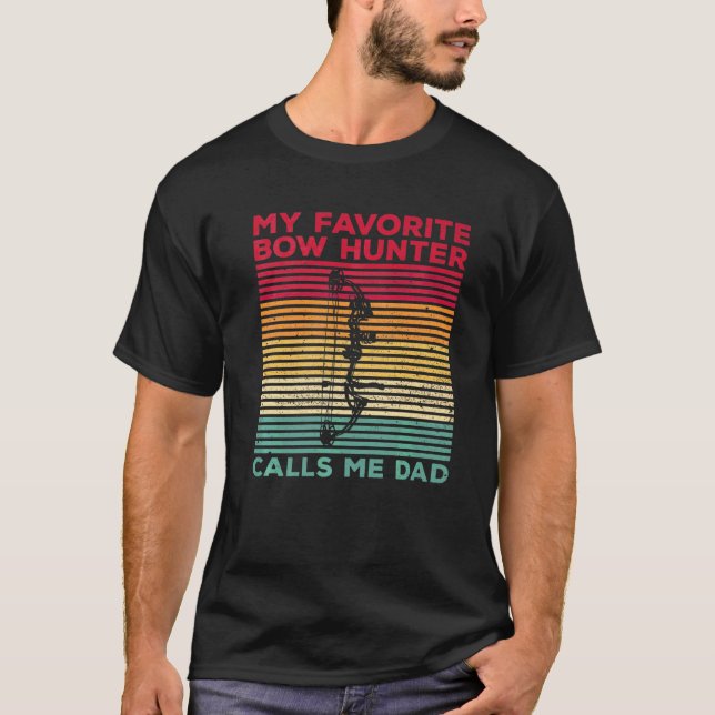 Camiseta Mens Bow Hunting For A Dad Of A Bow Archer (Frente)
