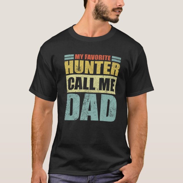 Camiseta Mens Engraçado Meu Caçador Favorito Me Chama De Pa (Frente)