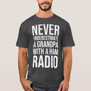 Camiseta Mens Engraçado Nunca Subestime um Velho