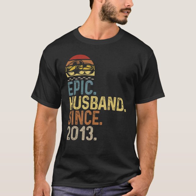 Camiseta Mens Epic Husband Desde 2013 Casamento Aniversário (Frente)