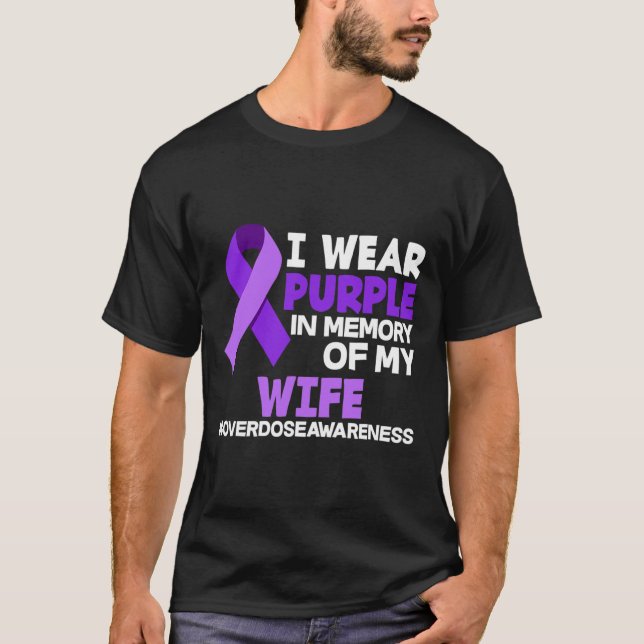 Camiseta Mens Eu Visto Roxo Em Memória Da Minha Sobredosage (Frente)