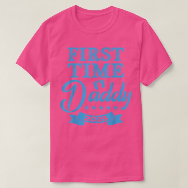 Camiseta Mens First Time Daddy 2023 Pregnancy Announcement  (Frente do Design)