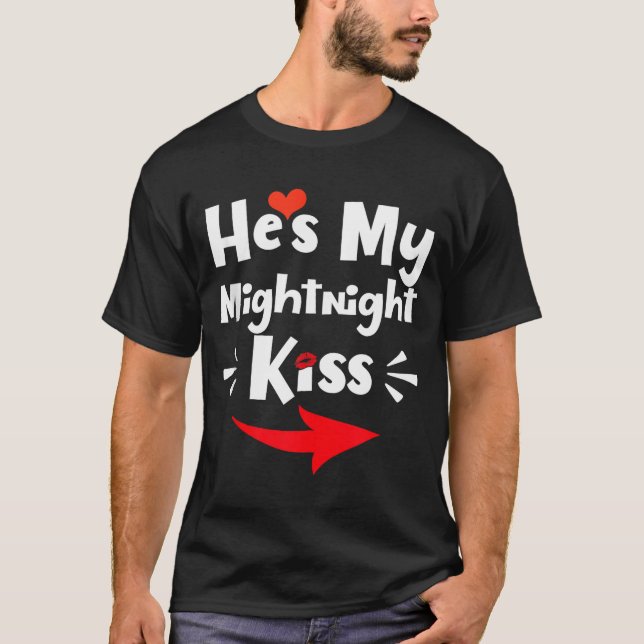 Camiseta Mens He's My Midnight Kiss Happy New Year Matching (Frente)