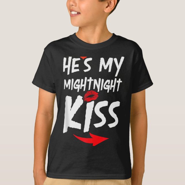 Camiseta Mens He's My Midnight Kiss Happy New Year Matching (Frente)