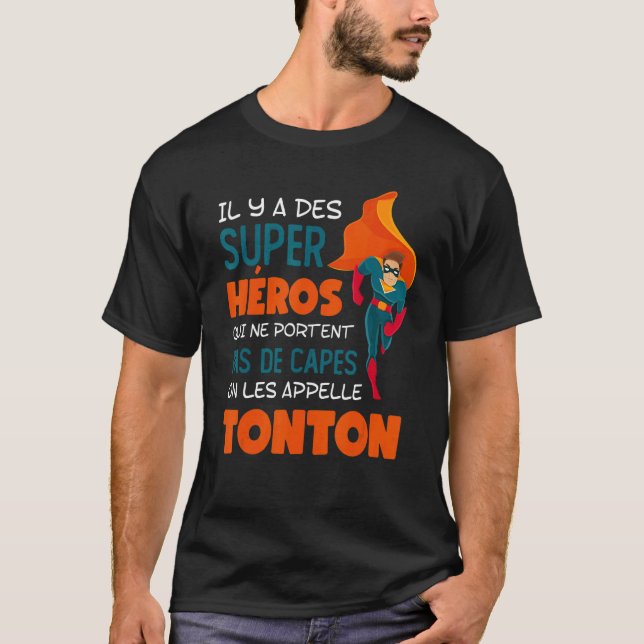 Camiseta Mens Il Y A Des Super Heroes Em Les Callelle Tonto (Frente)