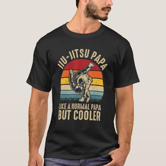 Camiseta Mens Jiu-Jitsu Papa Like A Normal Grandpa Just Coo (Frente)