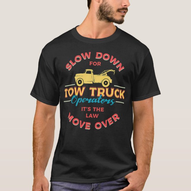 Camiseta Mens Lentamente para Operadores de Caminhão de Lin (Frente)