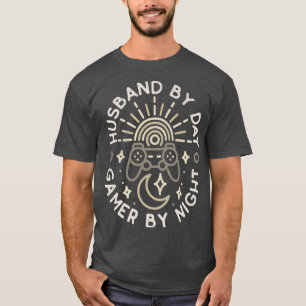 Camiseta Mens Marido Por Dia Jogador Pela Noite Jogando Jog